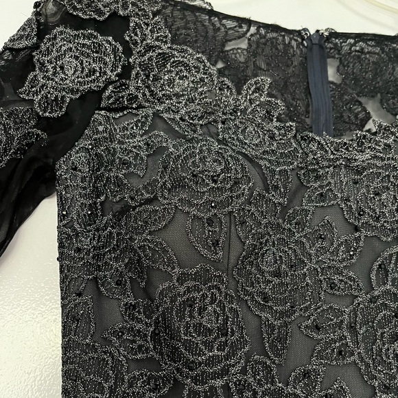 Gray/silver flower short dress - Picture 2 of 2